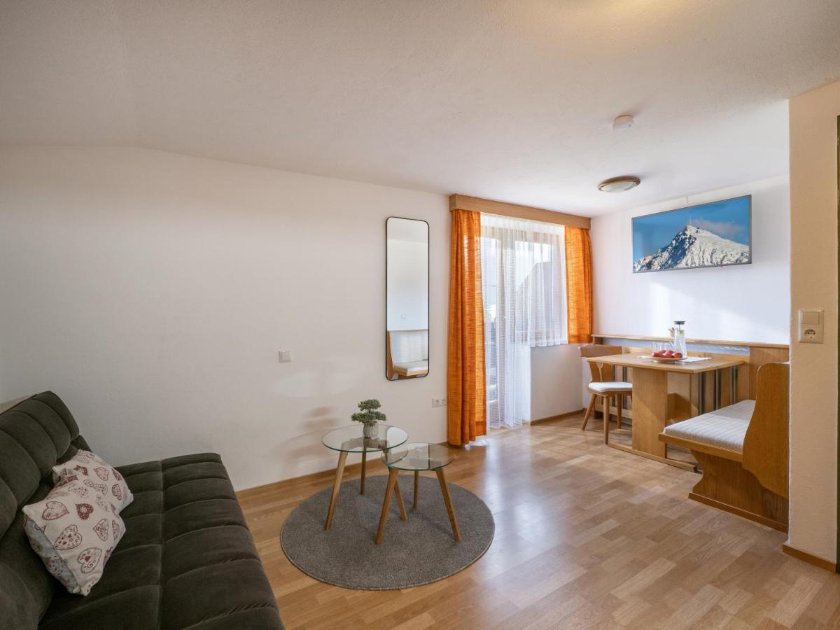 Apartment-Pension Schmiedererhof サンクト・ジョアン・イン・チロル エクステリア 写真