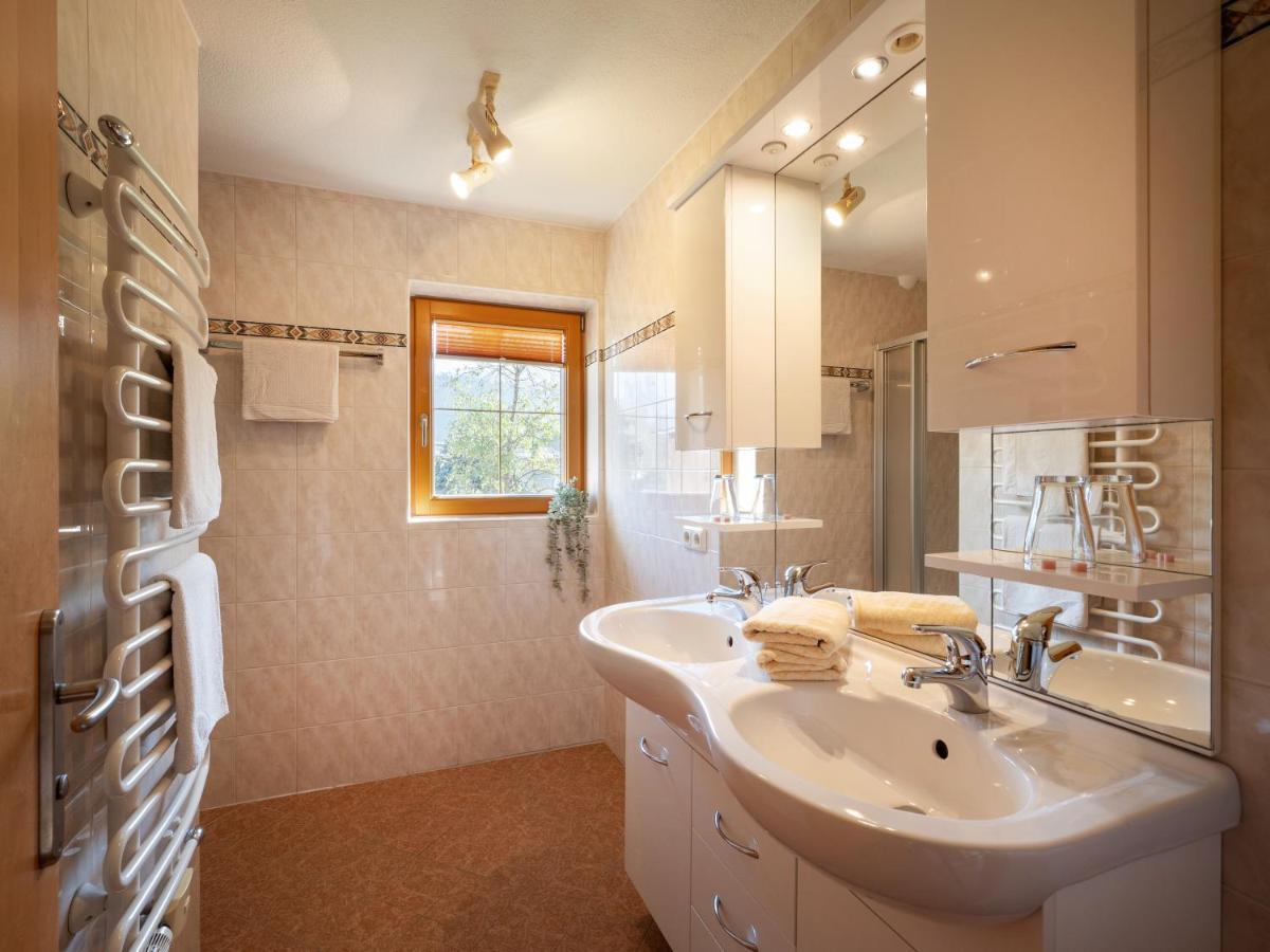 Apartment-Pension Schmiedererhof サンクト・ジョアン・イン・チロル エクステリア 写真