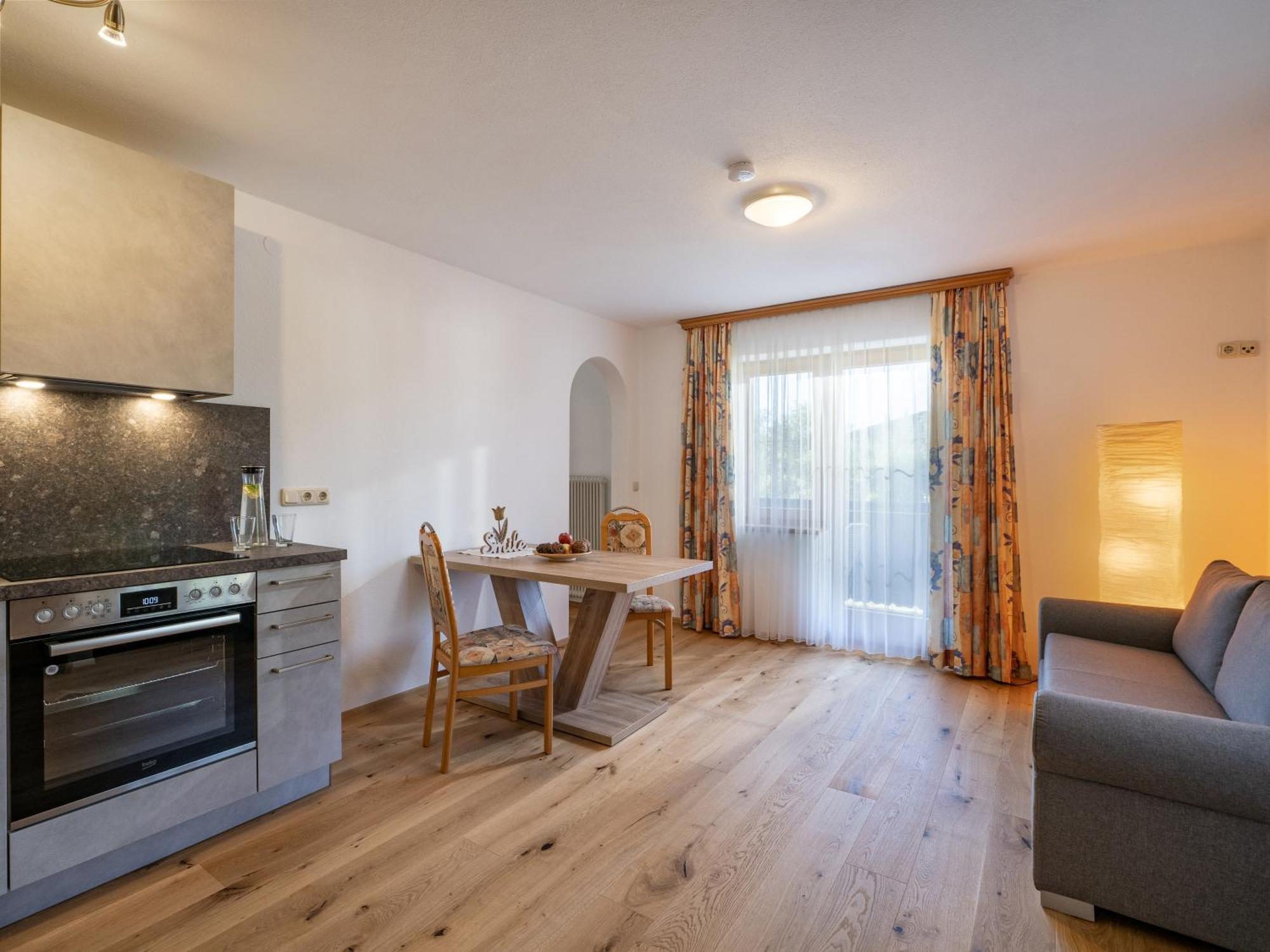 Apartment-Pension Schmiedererhof サンクト・ジョアン・イン・チロル エクステリア 写真
