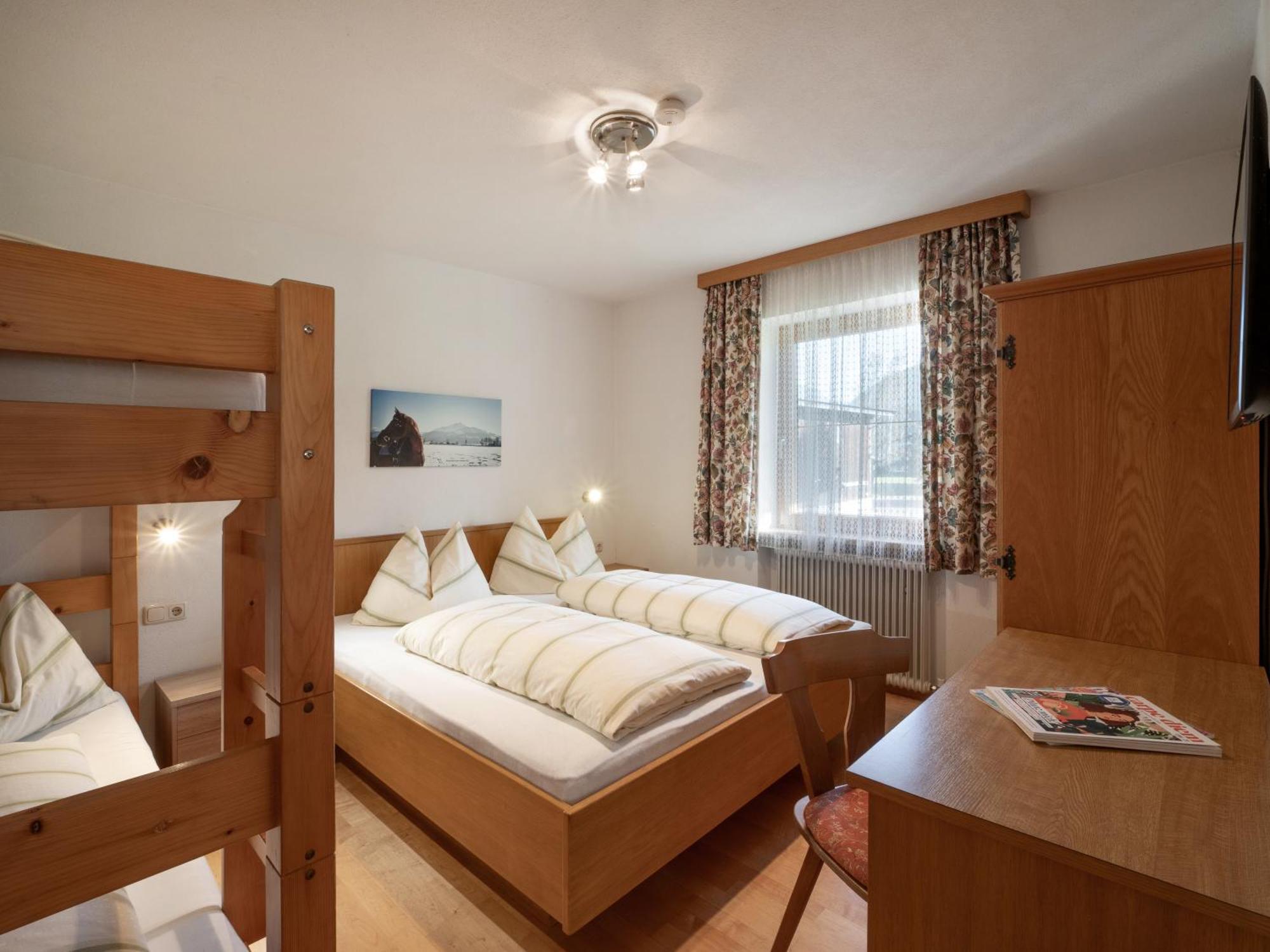 Apartment-Pension Schmiedererhof サンクト・ジョアン・イン・チロル エクステリア 写真