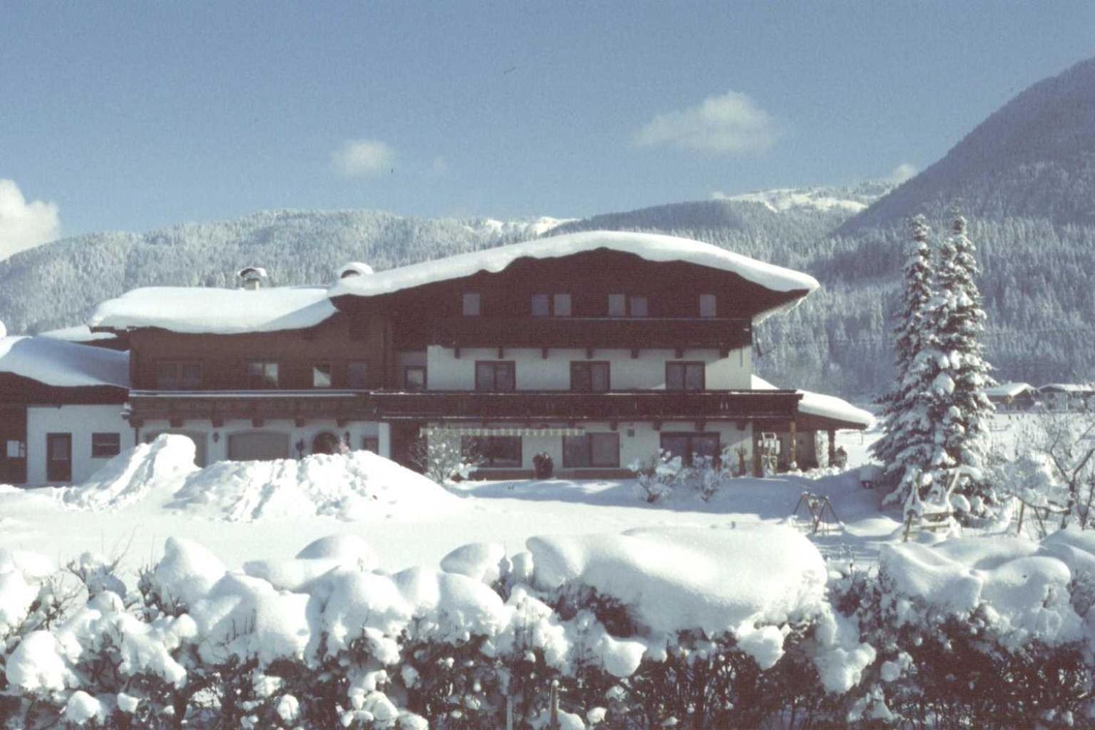Apartment-Pension Schmiedererhof サンクト・ジョアン・イン・チロル エクステリア 写真
